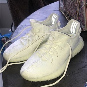 Yeezy 350 (authentic)